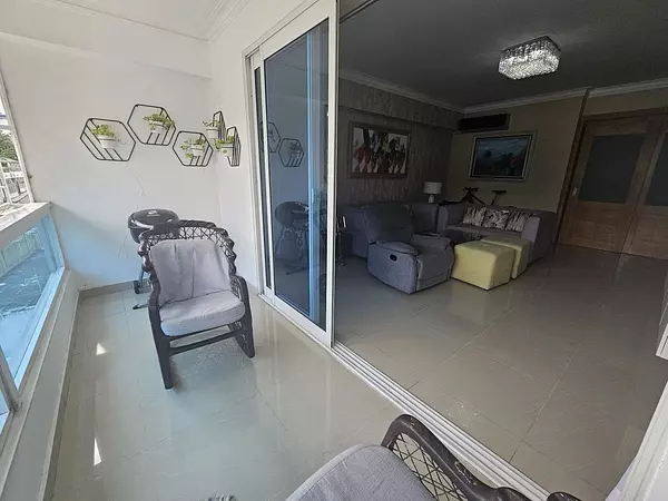apartamentos - Amplio apartamento en venta en Don Honorio 5