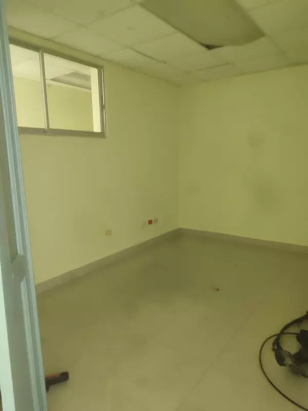 oficinas y locales comerciales - Local comercial en Gazcue.  4