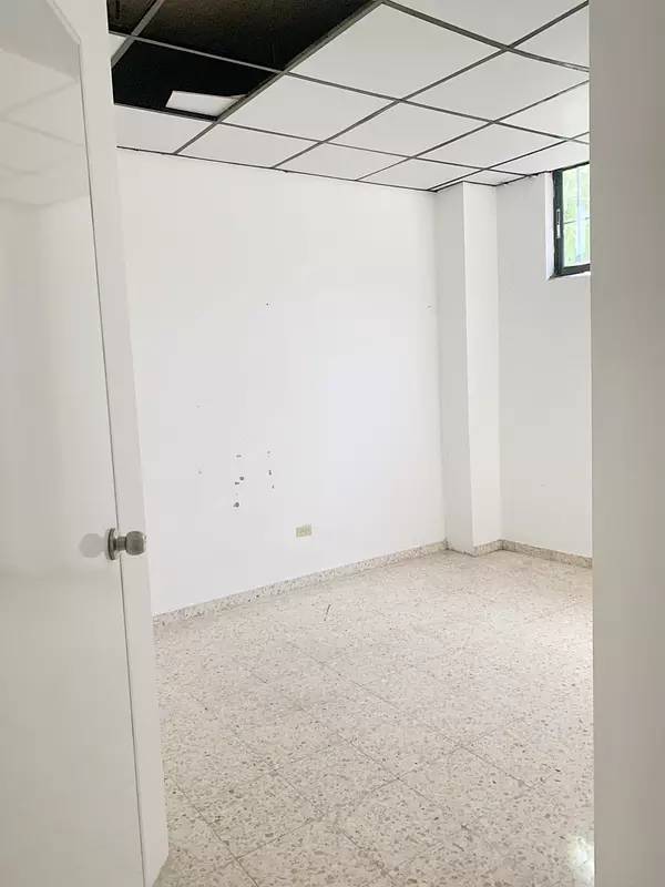 oficinas y locales comerciales - Local en Naco  5