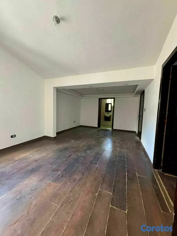 oficinas y locales comerciales -  Local en Alquiler con 350 Metros de 2 Niveles Av. Romulo en Mirador Norte PD589 3