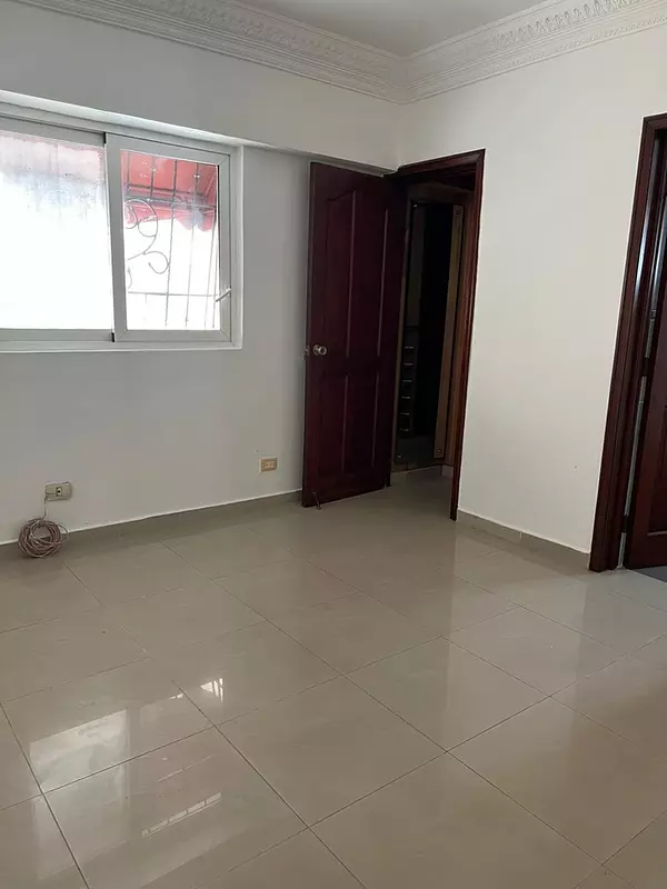 apartamentos - Se vende espacioso apartamento en Evaristo Morales 4