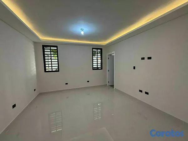 casas - Amplia Casa Familiar en alquiler  4
