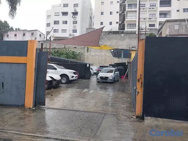 solares y terrenos - En Venta Slar en los Rios de 886 metros USo de suelo 7 niveles 3