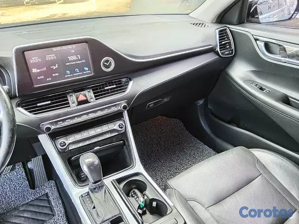 carros - HYUNDAI GRANDEUR 2018 NEGRO 9