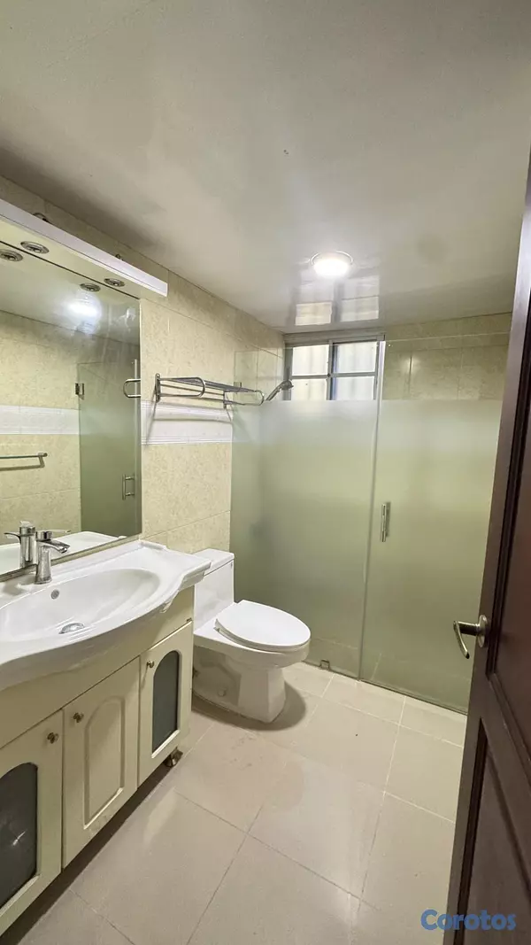apartamentos - APARTAMENTO PRIMER PISO EMN EL MILLON DEL LADO DEL 9