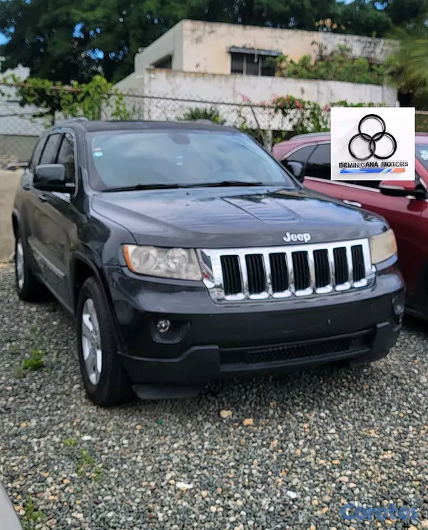 jeepetas y camionetas - JEEP GRAND CHEROKEE LAREDO 2011 2