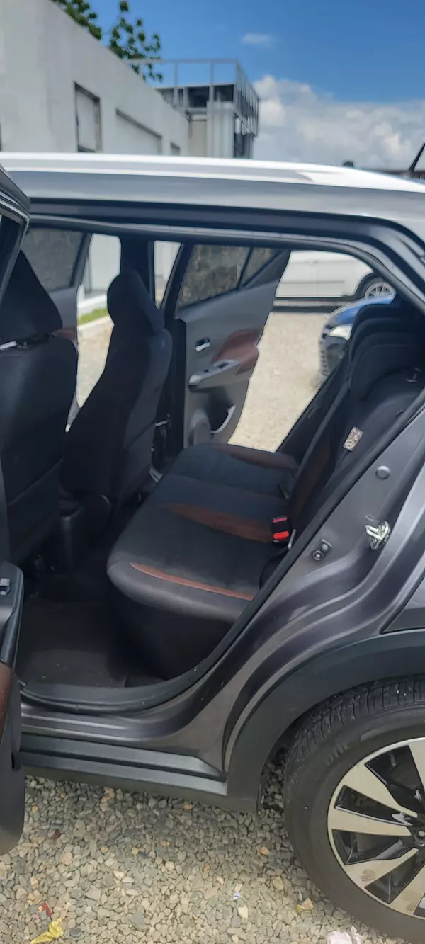 jeepetas y camionetas - NISSAN KICKS 7