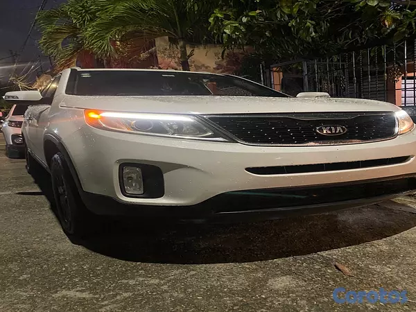 jeepetas y camionetas - KIA SORENTO 2015 blanca 
 6
