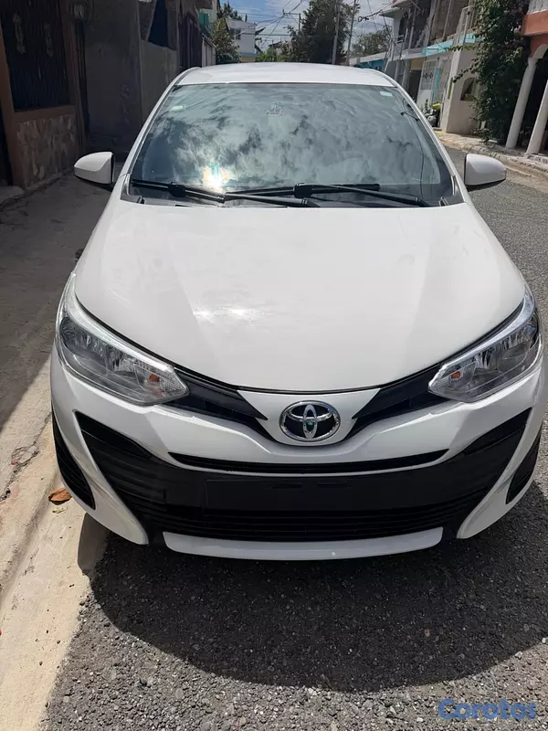 carros - Toyota Yaris año 2018 5