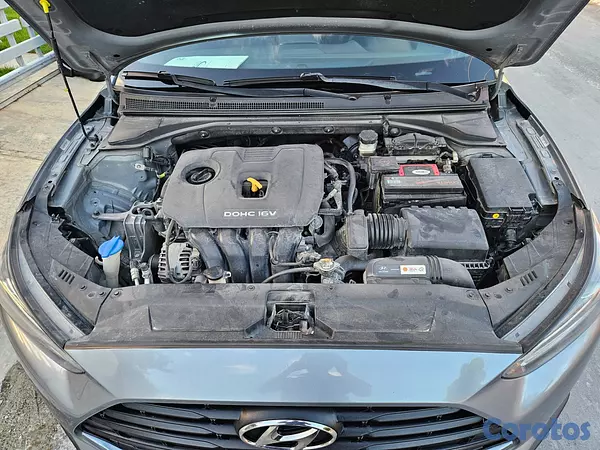 carros - Hyundai Veloster 2019, versión base, motor 2.0 nat 8
