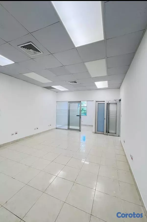 solares y terrenos - Locales corporativos en alquiler moderna torre en piantini 5