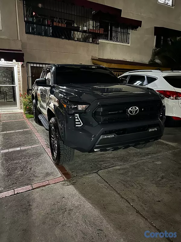 jeepetas y camionetas - Toyota tacoma TRD 2024 9