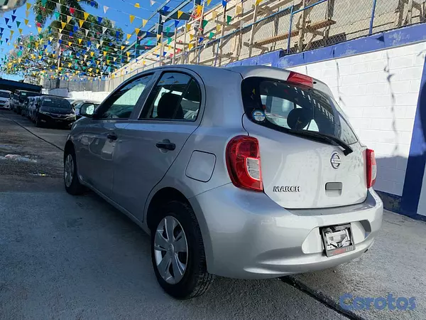 carros - NISSAN MARCH  4