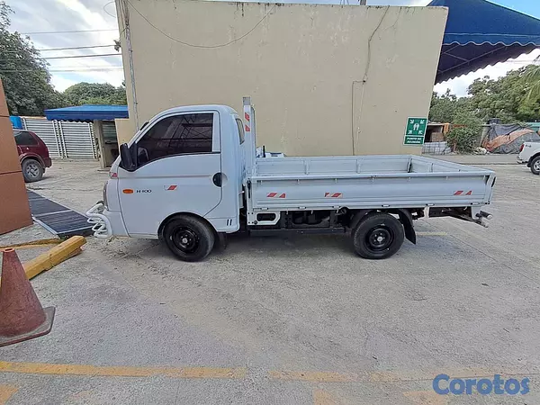 camiones y vehiculos pesados - H100 Casi Nuevo con garantia de Magna motors 4