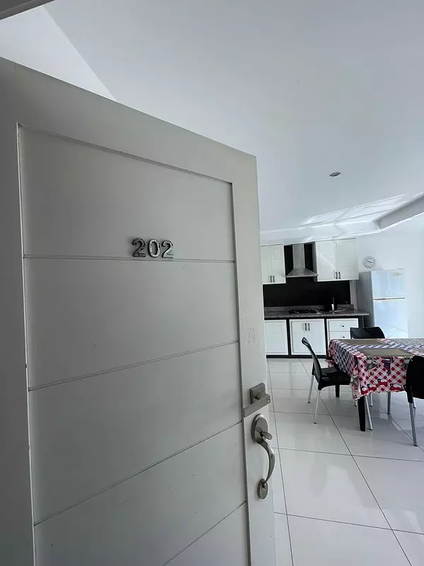 apartamentos - Alquiler Apartamento de 1 Habitación con Piscina, Zona Universitaria 4
