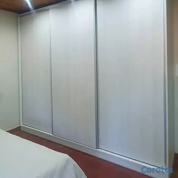 muebles y colchones - Closet moderno para espacio pequeño  2