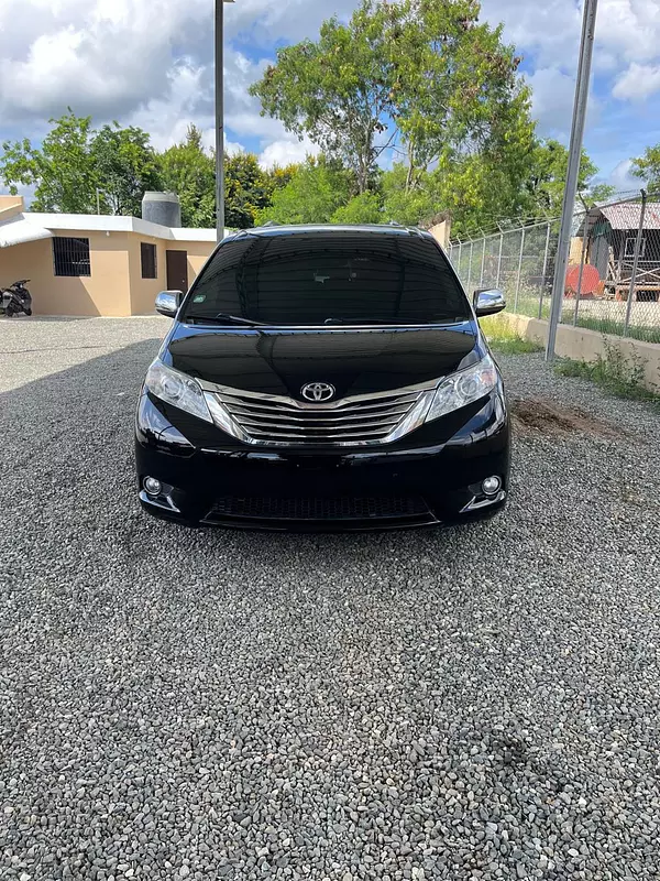 jeepetas y camionetas - Toyota sienna 2017 3