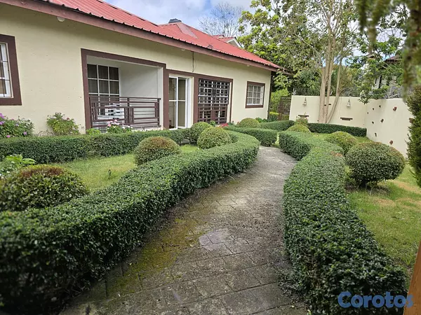 casas vacacionales y villas - En Constanza, casa en renta amueblada, fija y por temporada, capacidad para 6 4