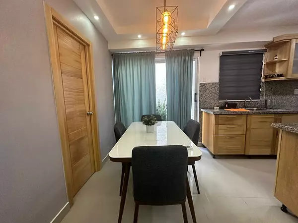 apartamentos - Vendo Independencia primer nivel klm 9 ,
 8