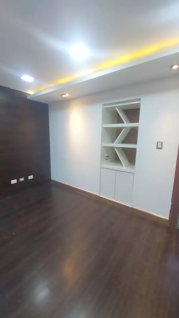 oficinas y locales comerciales - Alquilo Local 2do piso para oficina en Serralles  2