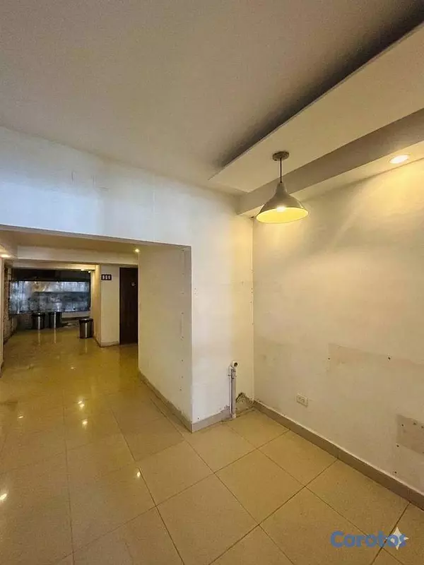 oficinas y locales comerciales - Local comercial de 135mt2 en alquiler en Los Prado 5