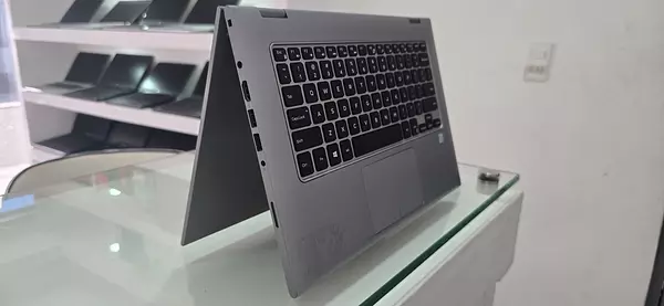 computadoras y laptops - Dell touch 14 Pulg Core i3 7ma Ram 8gb Disco SSD Pantalla Giratoria full 1080p  3