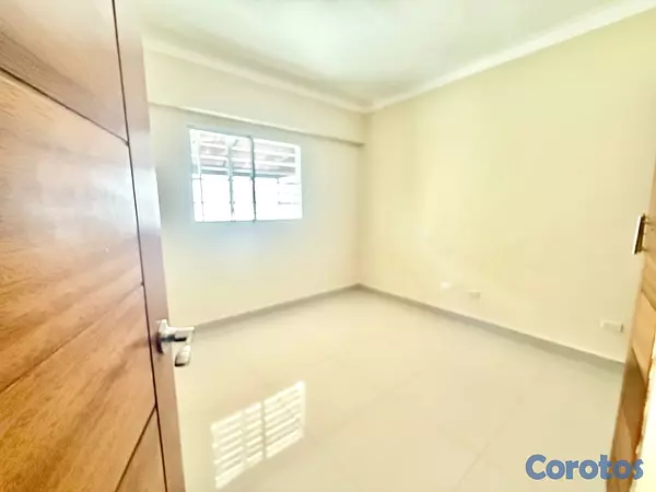 apartamentos - vendo en el millón piso 4 tres habitaciones 2.5 baños dos parqueos servicio  6