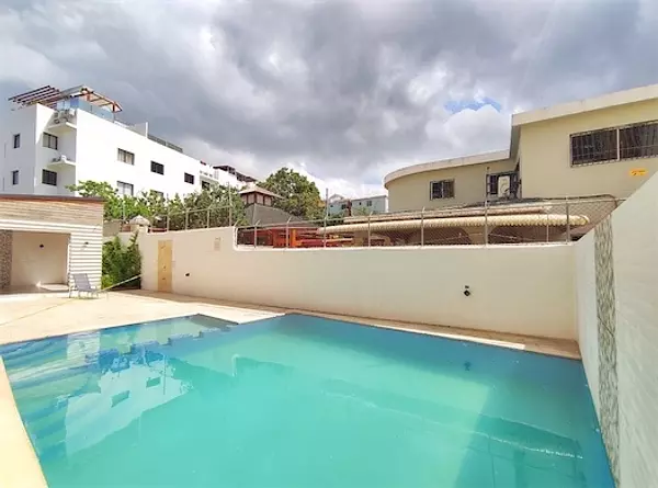 apartamentos - Quinto nivel de venta en Los llanos de Gurabo 2