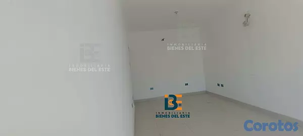 oficinas y locales comerciales - Se Renta Local Comercial en Barrio México, proximo 3