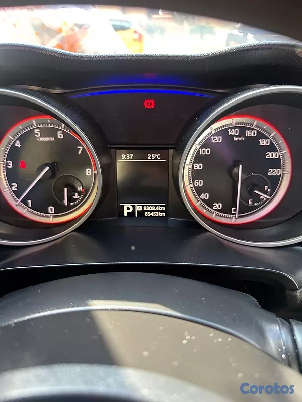 carros - SUZUKI SWIFT 2017 muy nueva RD$685,000 negociable  7