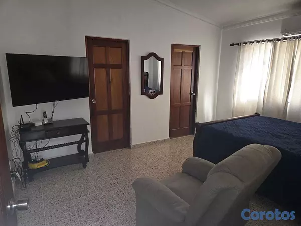 casas - Casa de 2 Niveles en Venta – Colinas del Seminario 4