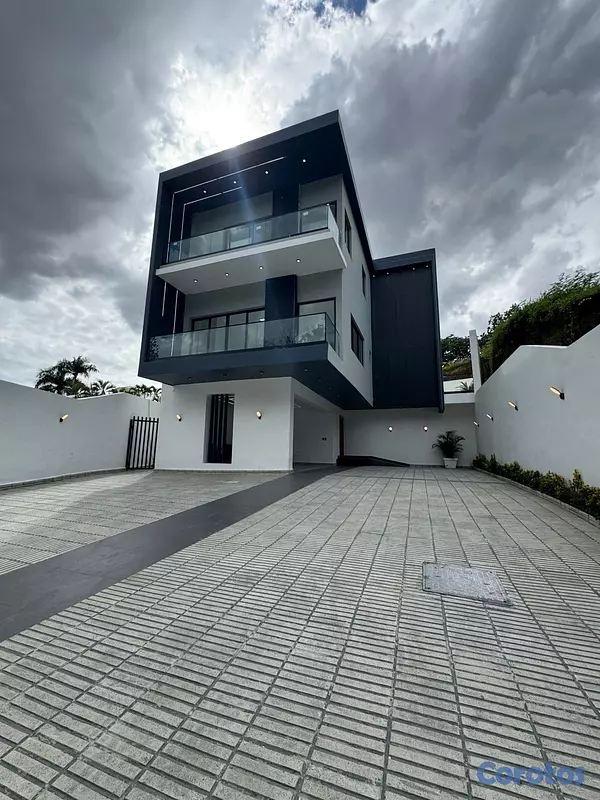 casas - vendo espectacular casa Arroyo 3 impresiónate 4 habitaciones 7 parqueos piscina 3
