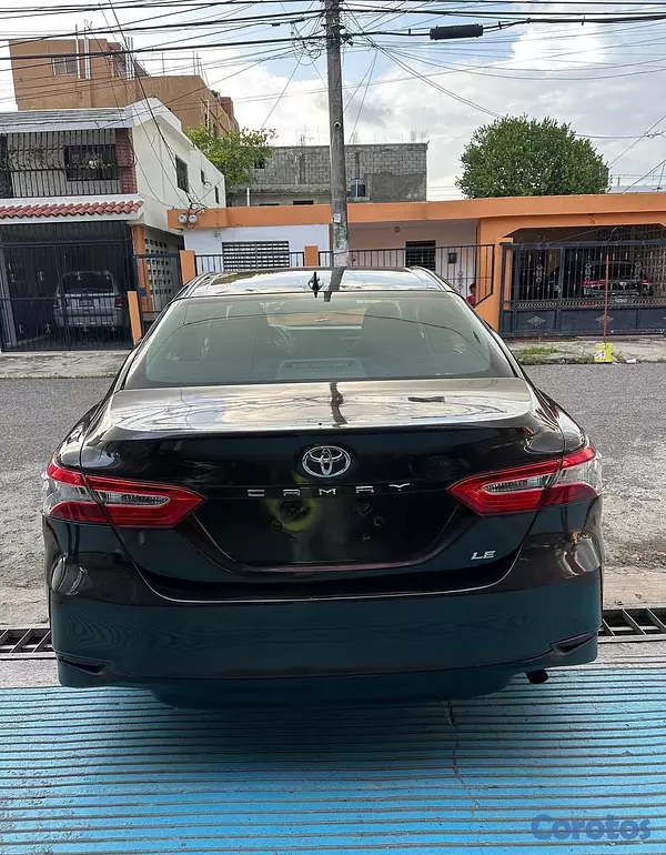 carros - Toyota Camry LE 2019 4