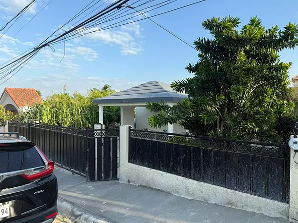 casas - Casa de Venta en Residencial Las Antillas  5
