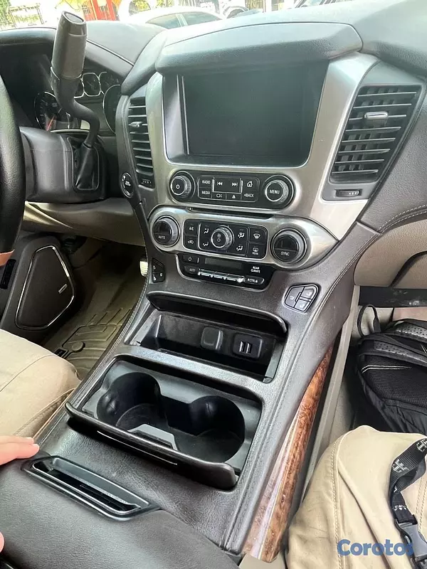 jeepetas y camionetas - 🚗 Chevrolet Tahoe 2015 – ¡Potente, espaciosa y en excelente estado! 💰 7