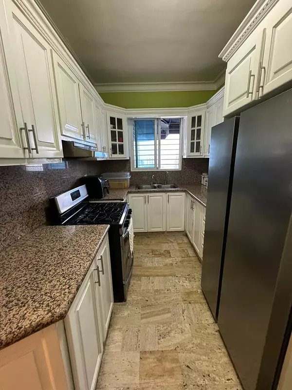 apartamentos - Apartamento en Venta
MIRADOR NORTE
USD 275,000.00
Mantenimiento: RD$8,000.00

 5