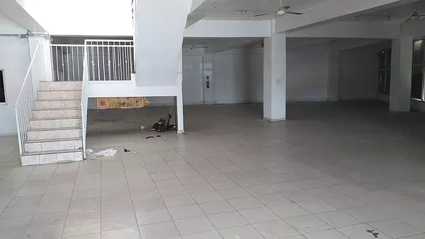 oficinas y locales comerciales - Edificio de 2 niveles Aut. Duarte km 26
 4