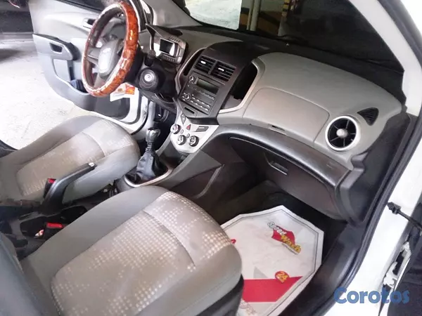 carros - Chevy Sonic Mecanico 2015 LS Hatchback  5