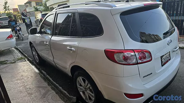 jeepetas y camionetas - Santa fe 2012, Motor Doch, 3 filas Asiento,  de Mujer - LA MAS NUEVA !!!!!!
 2