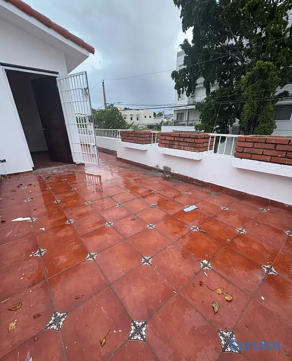 oficinas y locales comerciales - se alquila casa  3