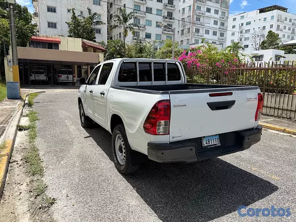 jeepetas y camionetas - Toyota Hilux  3