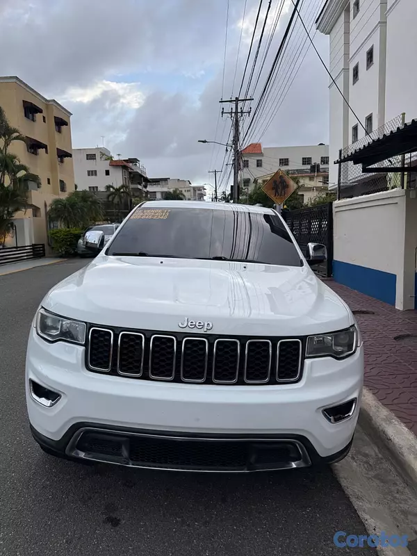 jeepetas y camionetas - Vendo jeep Grand cherokee 2017 9