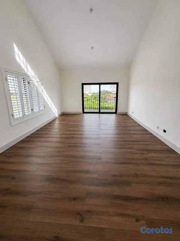 casas - Casa de 4 habitaciones 4 baños 6 parqueos en alqui 10