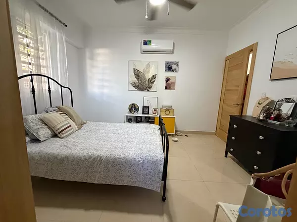 apartamentos - vendo independencia klm 7 segundo nivel tres habitaciones dos parqueos paralelos 8
