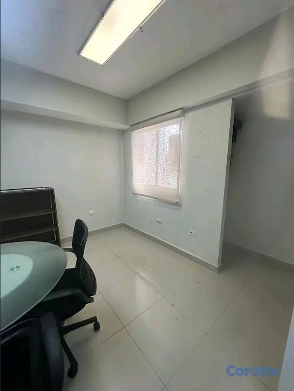 oficinas y locales comerciales - Alquilo Oficina en Ensanche Julieta  2