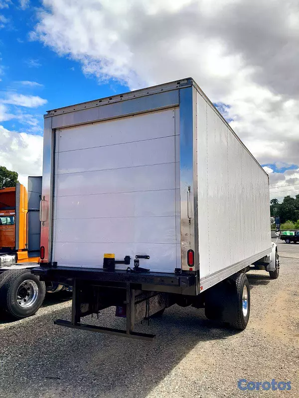 camiones y vehiculos pesados - FREIGHTLINER M2 106 AÑO 2019 3