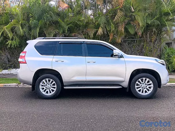 jeepetas y camionetas - Toyota land cruicer prado vxl 2014 5