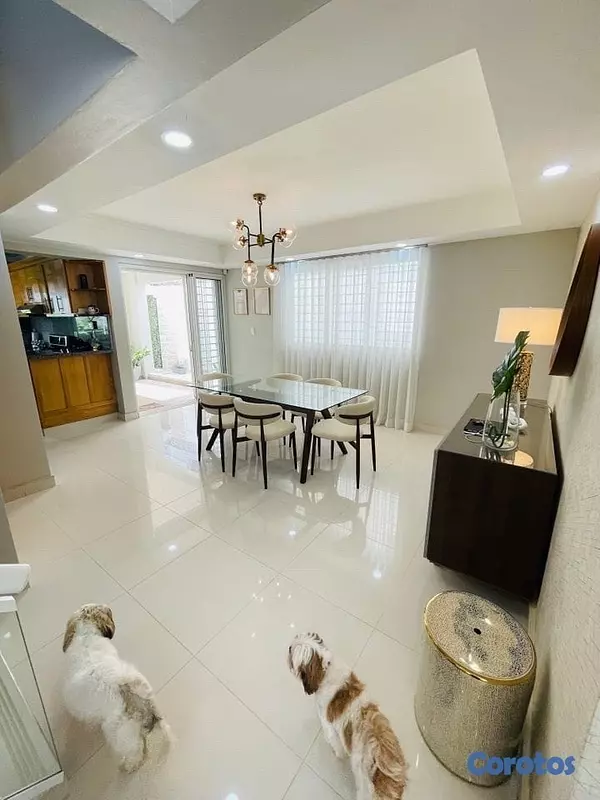 casas - Se vende lujosa casa en 📍Prado oriental a dos esquinas de la Av. Ecológica. 4