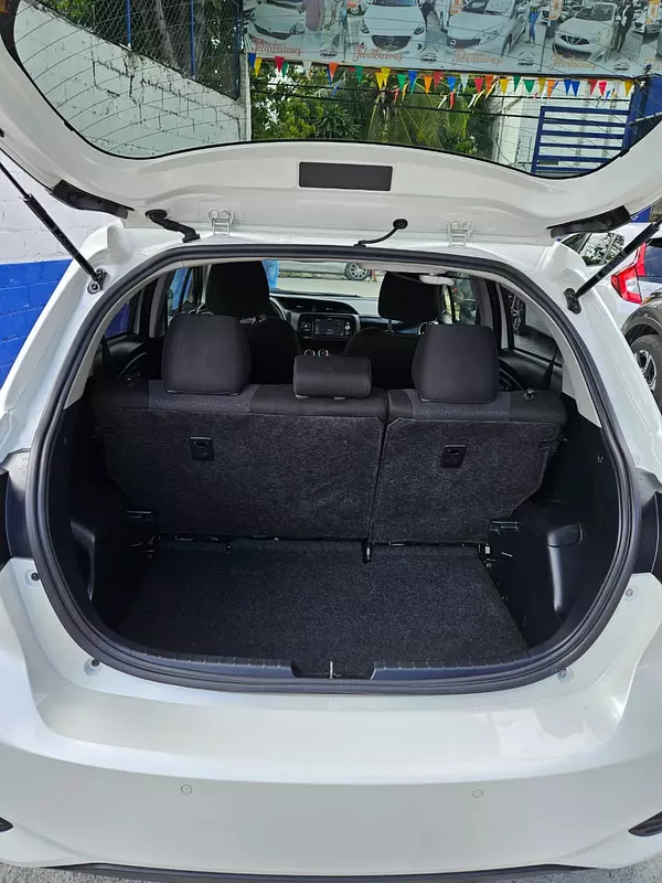 carros - TOYOTA VITZ 9