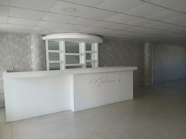 oficinas y locales comerciales - Se Alquila Local Comercial en Ave. Estrella Sadhal 4